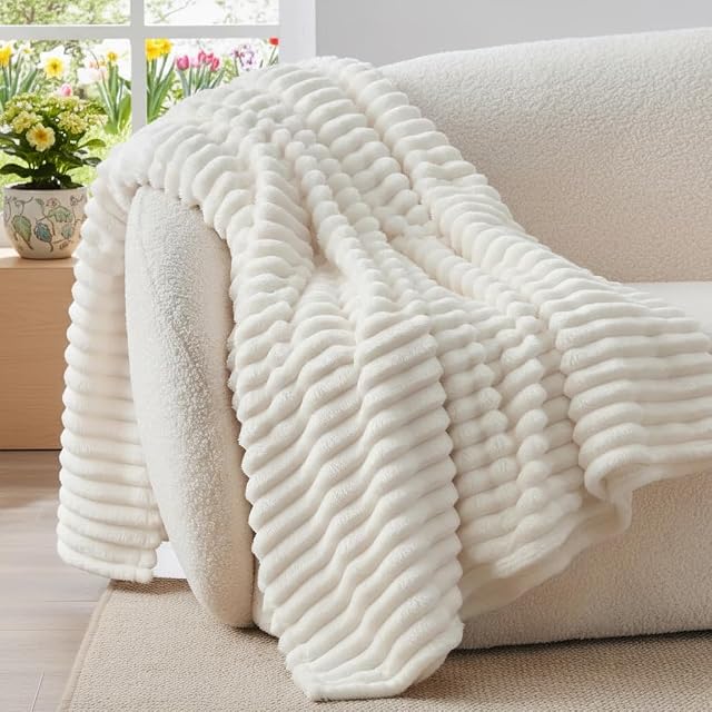 Amazon-Produktbild einer weichen Wohndecke